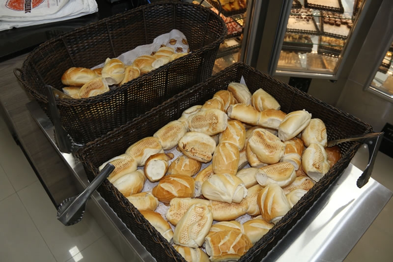 cesto pães padaria