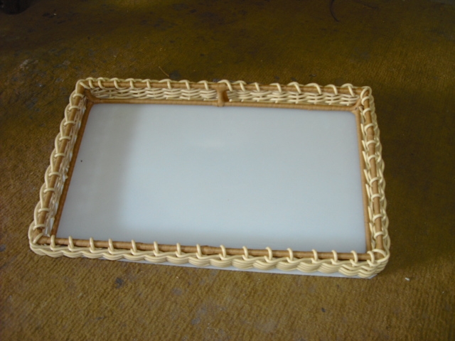 expositor-vime-baixo-marfim e marrom