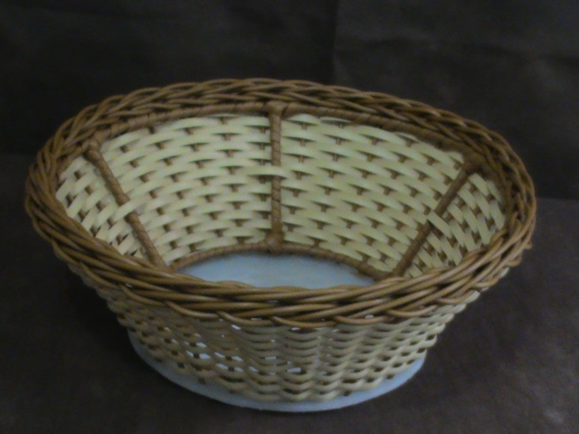 expositor conica marfim e marrom